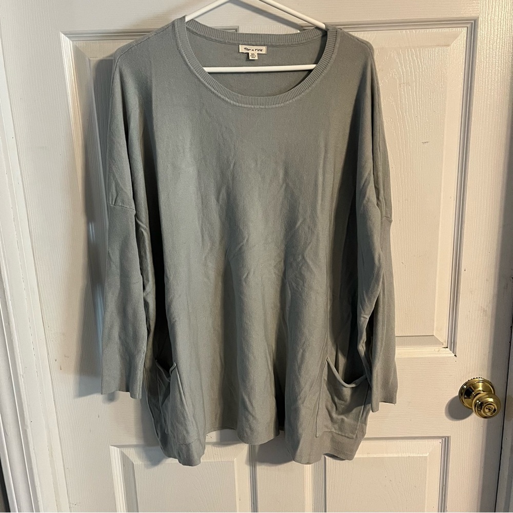 Tea n Rose Gray Long Sleeve Top